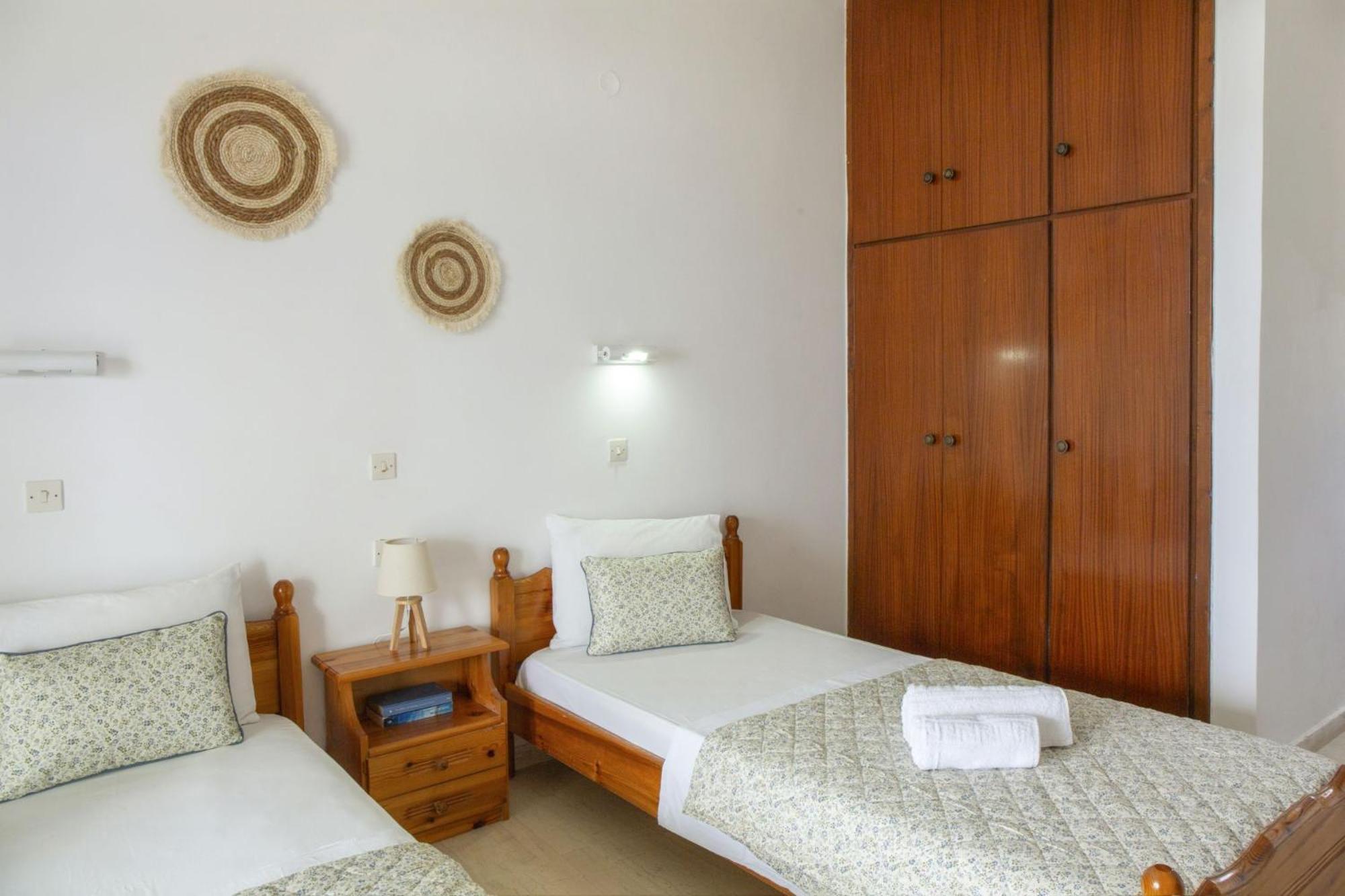 Searocco Studios & Apartments - Close To Alykes Center, By Zantewize الغرفة الصورة