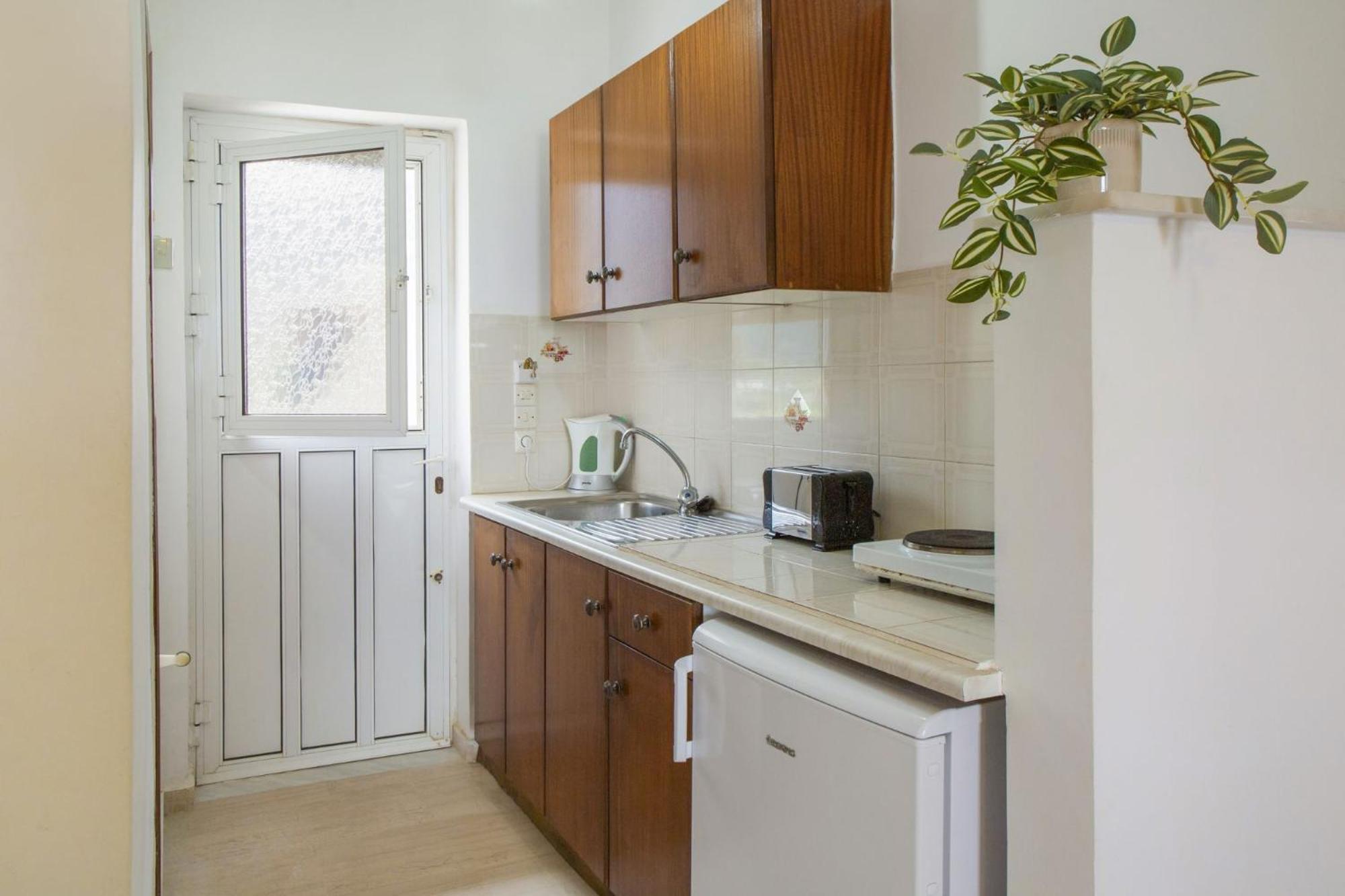 Searocco Studios & Apartments - Close To Alykes Center, By Zantewize الغرفة الصورة